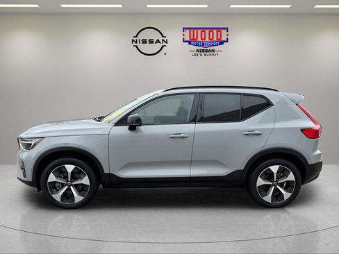 Used 2024 Volvo XC40 B5 Plus AWD/4WD image 5