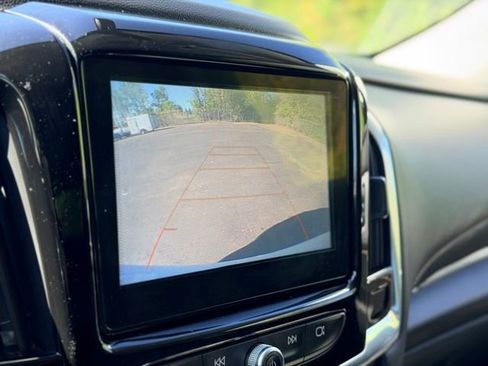 Used 2019 Chevrolet Traverse LT FWD image 14