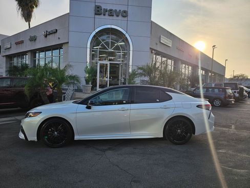 Used 2023 Toyota Camry XSE image 4