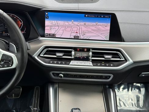 Used 2021 BMW X6 xDrive40i w/ M Sport Package AWD/4WD image 17