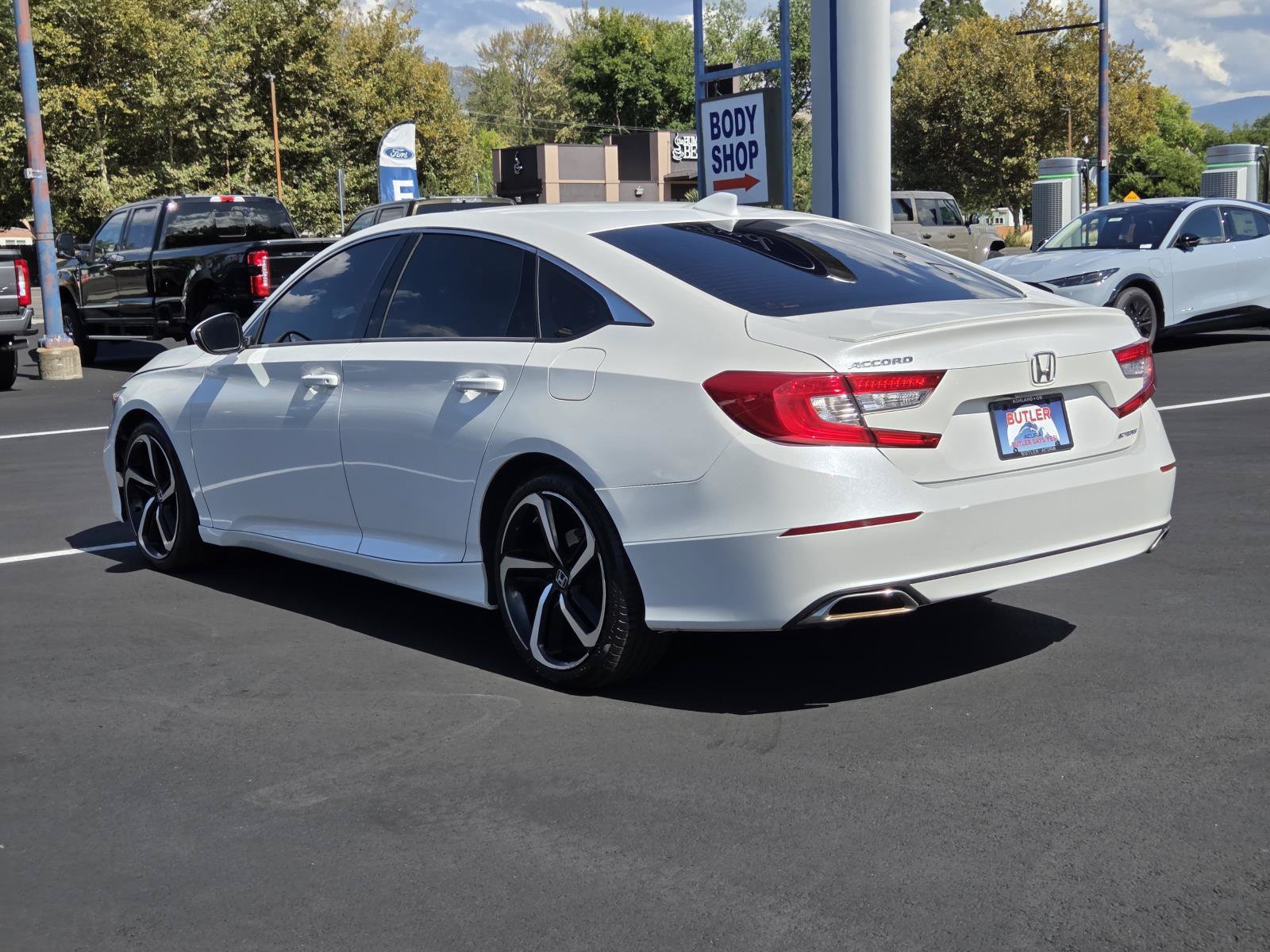 Used 2019 Honda Accord Sport image 7