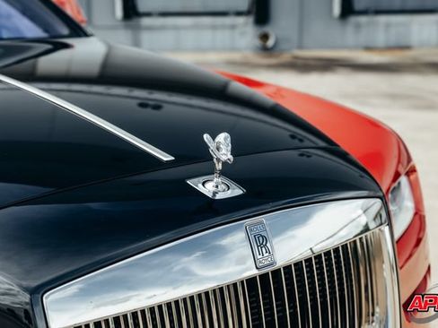 Used 2015 Rolls-Royce Wraith RWD image 28