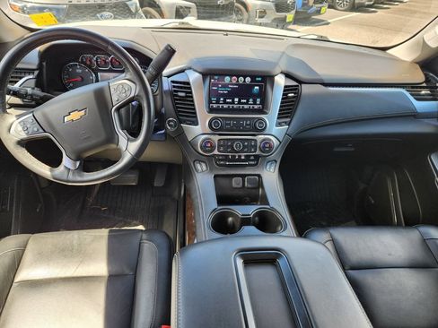 Used 2020 Chevrolet Tahoe LT w/ Luxury Package AWD/4WD image 2
