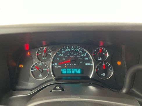Used 2023 Chevrolet Express 2500 Extended w/ Driver Convenience Package RWD image 21