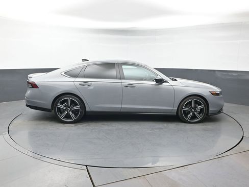 Used 2024 Honda Accord Sport image 7