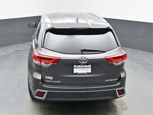 Used 2017 Toyota Highlander Limited image 42
