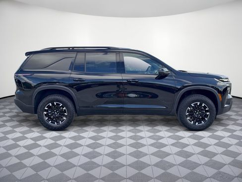 Used 2025 Chevrolet Traverse Z71 w/ Driver Confidence Package AWD/4WD image 8