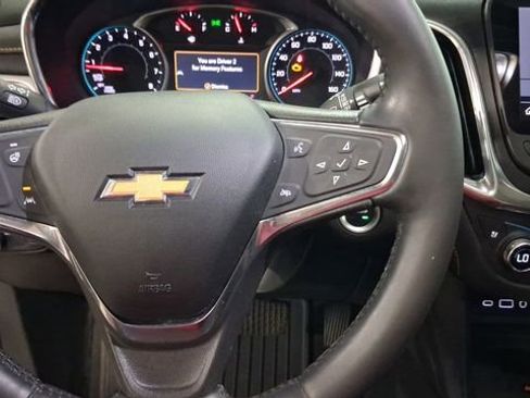 Used 2021 Chevrolet Equinox Premier FWD image 12
