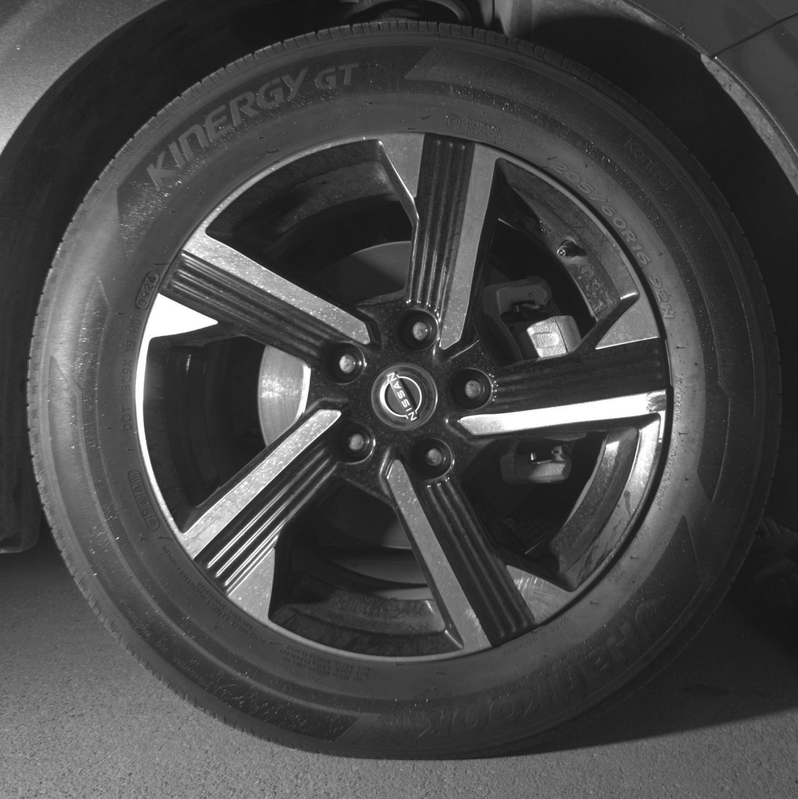 Used 2025 Nissan Sentra SV FWD image 15