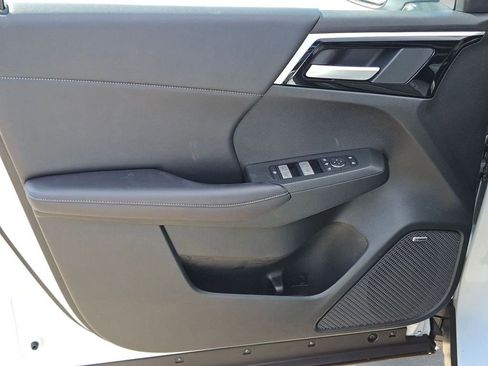 Used 2025 Mitsubishi Outlander Trail Edition image 15