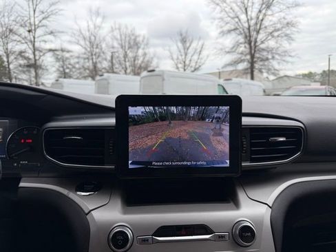 Certified 2023 Ford Explorer XLT w/ Equipment Group 202A image 10