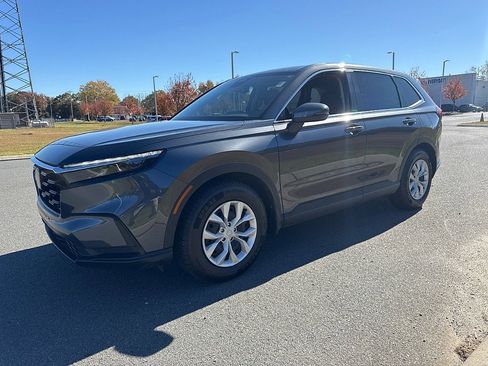 Used 2025 Honda CR-V LX image 6