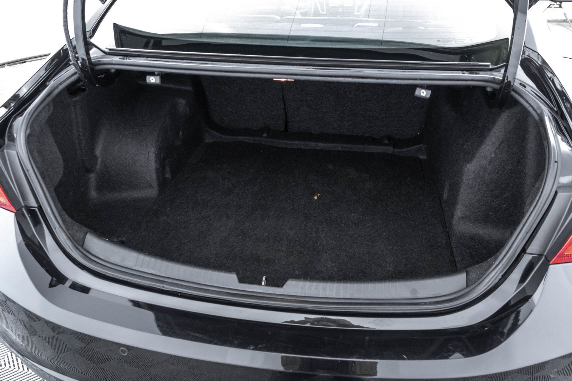 Used 2024 Chevrolet Malibu LT FWD image 38