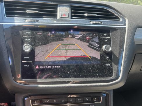 Used 2020 Volkswagen Tiguan SEL image 14