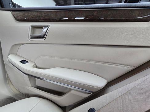 Used 2016 Mercedes-Benz E 350 Sedan image 24