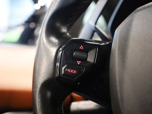 Used 2018 Lamborghini Aventador S image 23