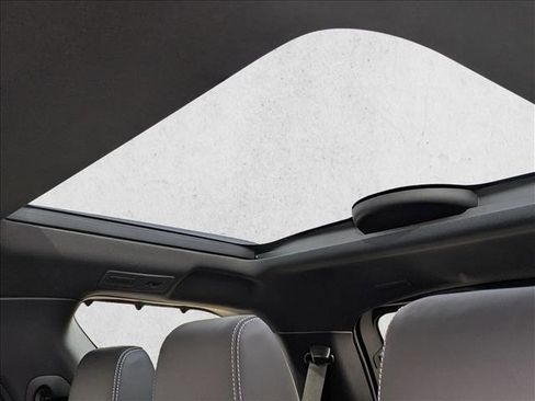 Used 2024 Land Rover Discovery Dynamic SE image 20