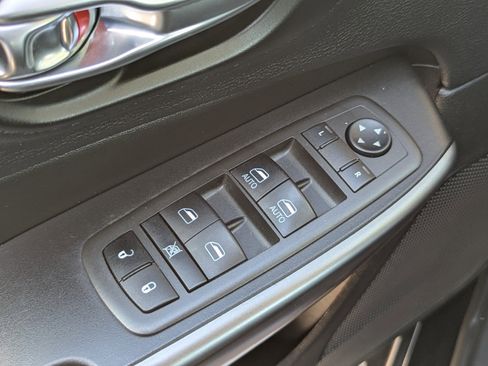 Used 2021 Jeep Cherokee Latitude Plus image 18