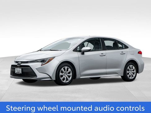 Used 2024 Toyota Corolla LE FWD image 3