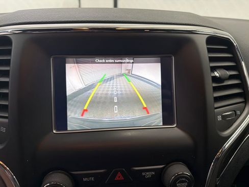 Used 2018 Jeep Grand Cherokee Limited image 29