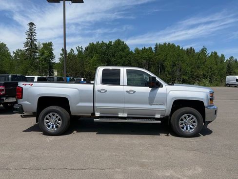 Used 2019 Chevrolet Silverado 2500 LT w/ LT Convenience Package AWD/4WD image 4