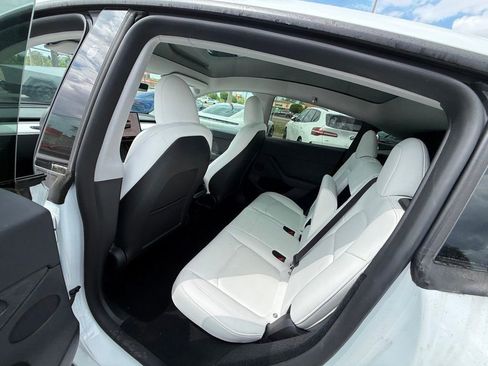 Used 2024 Tesla Model Y Long Range image 9