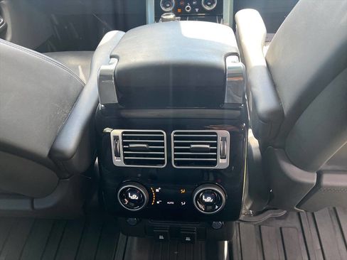 Used 2020 Land Rover Range Rover HSE image 17