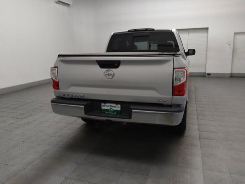 Used 2018 Nissan Titan SV RWD image 7