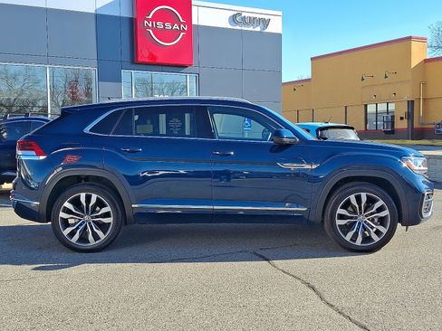 Used 2022 Volkswagen Atlas Cross Sport SEL Premium R-Line image 7