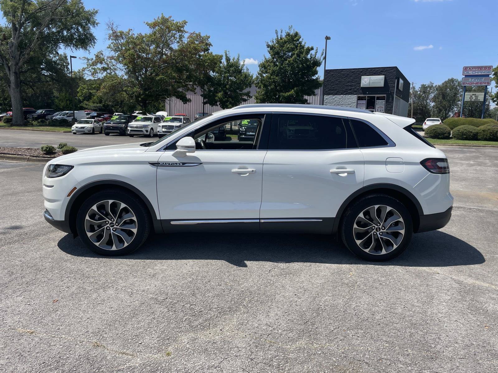 Certified 2023 Lincoln Nautilus Reserve w/ Luxury Package AWD/4WD image 6
