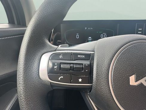 Used 2023 Kia Sportage LX image 16