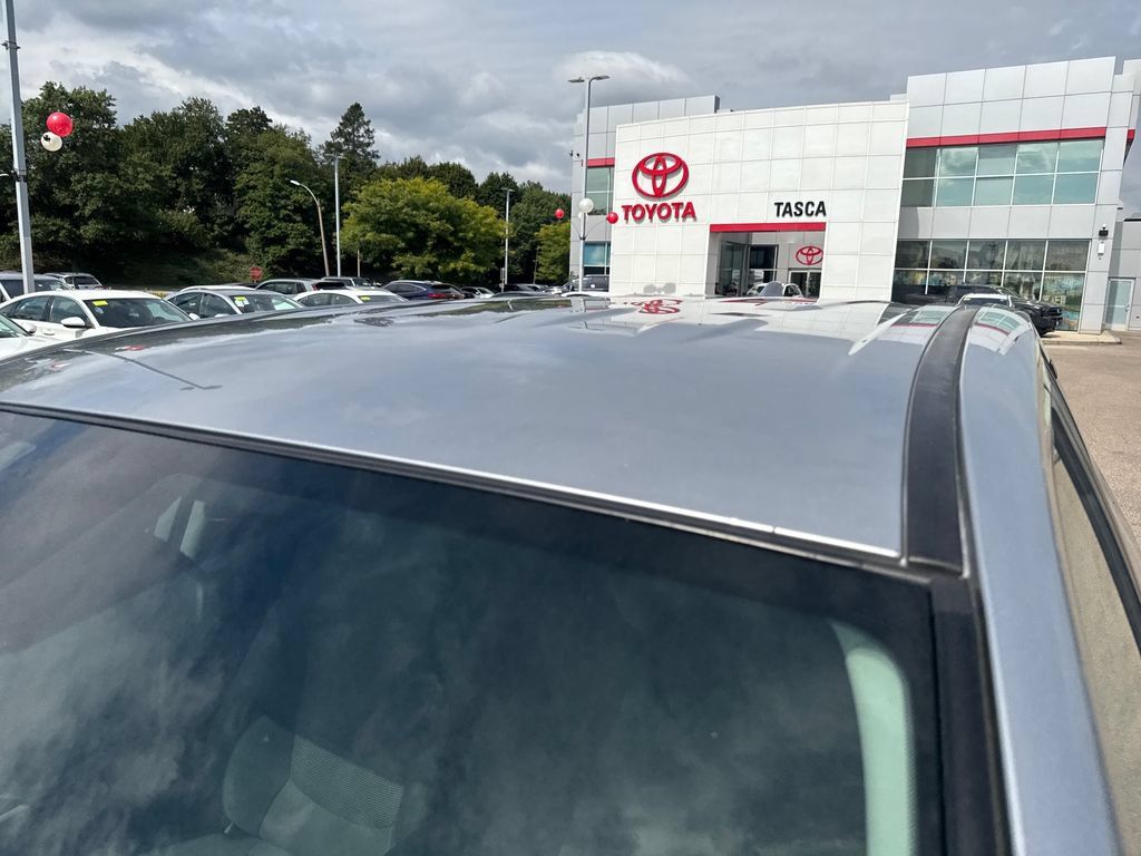 Used 2024 Toyota RAV4 LE AWD/4WD image 44
