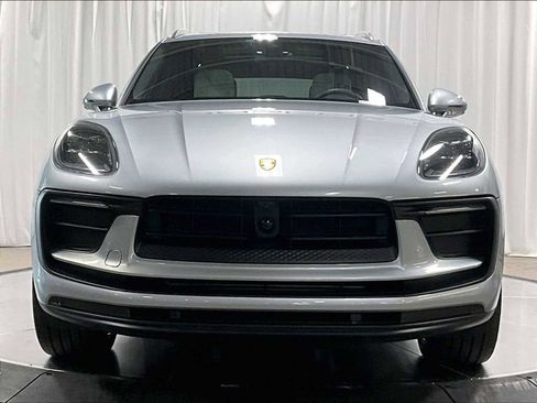 Used 2025 Porsche Macan image 13