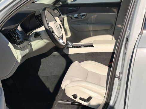 New 2026 Volvo XC90 B6 Ultra image 5