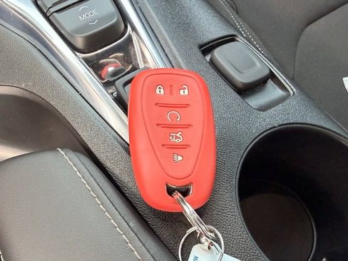 Used 2021 Chevrolet Camaro LT image 20