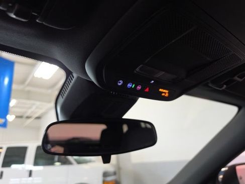 Certified 2025 Chevrolet Equinox LT FWD image 29