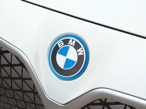 Used 2025 BMW i4 xDrive40i w/ Premium Package image 12