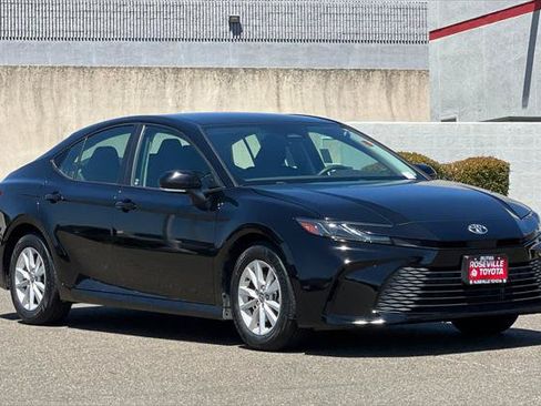 Certified 2025 Toyota Camry LE FWD image 5