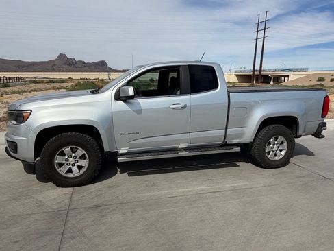 Used 2017 Chevrolet Colorado W/T w/ WT Convenience Package RWD image 4