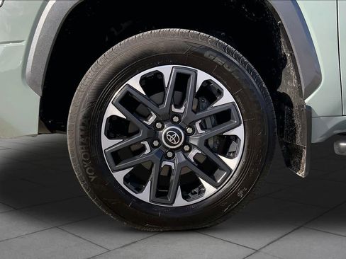 Used 2024 Toyota Tundra Limited w/ Power Package AWD/4WD image 11