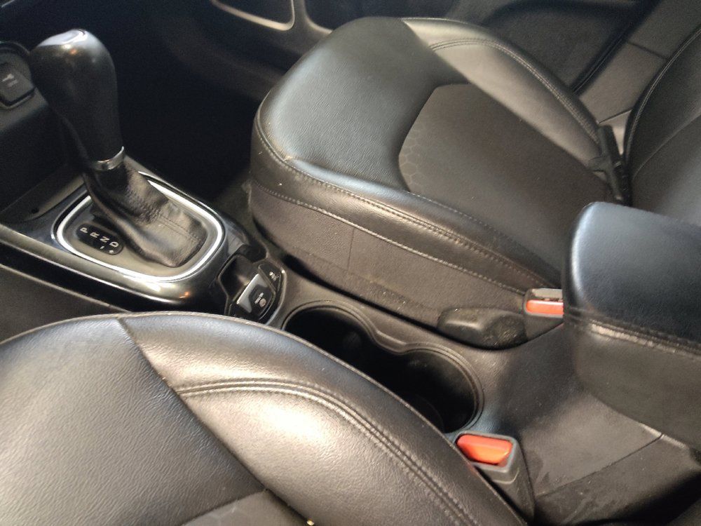 Used 2021 Jeep Compass Latitude FWD image 26