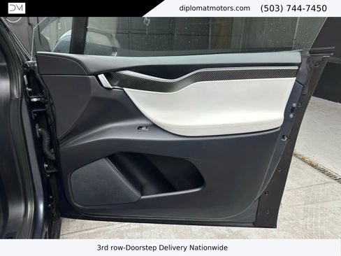 Used 2018 Tesla Model X 75D image 24