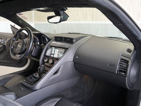 Used 2015 Jaguar F-TYPE R RWD image 16
