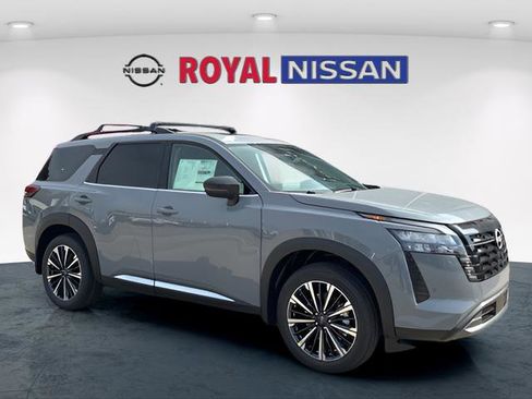 New 2026 Nissan Pathfinder Platinum w/ Cargo Package FWD image 1