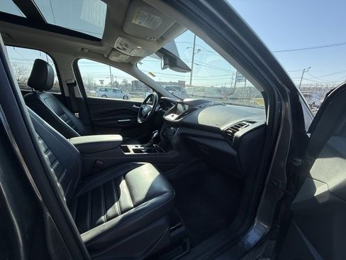 Used 2019 Ford Escape SEL image 11