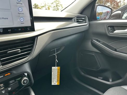 Used 2023 Ford Escape SE image 58