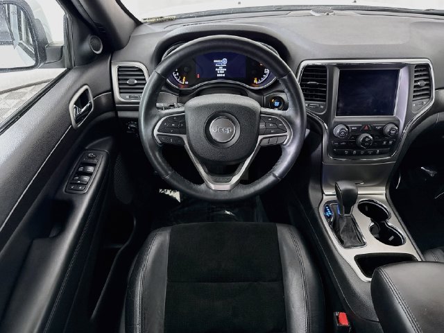 Used 2018 Jeep Grand Cherokee Altitude AWD/4WD image 21