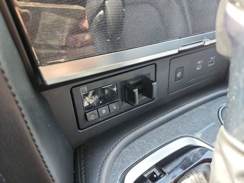 Used 2022 Nissan Armada SV AWD/4WD image 20