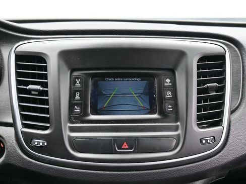 Used 2015 Chrysler 200 Limited w/ Convenience Group image 40