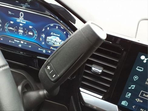 Used 2023 Chevrolet Silverado 1500 LT image 11